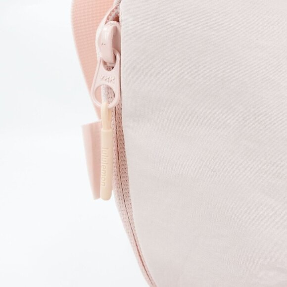 Lululemon Curved Crossbody 3L Pink OS - Picture 13 of 14